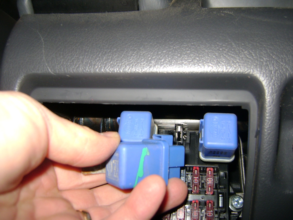 Nissan D21 Fuse Box